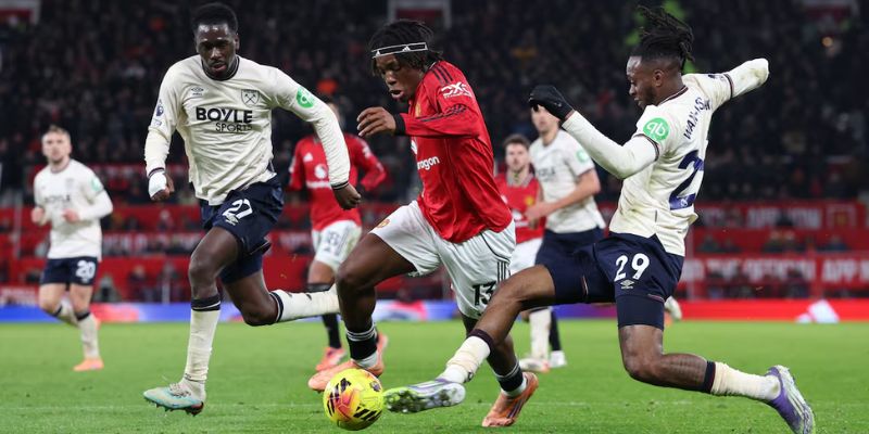 Man Utd luôn gặp khó trước West Ham trong những mùa giải gần đây