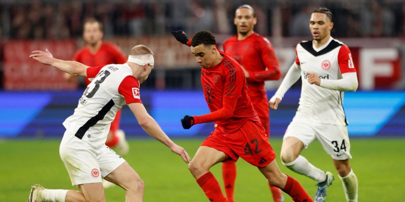 Phong độ trái ngược của Bayern Munchen vs Eintracht Frankfurt